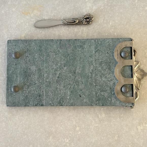 Seagull Pewter and Green Marble Daffodil Design Serving Board Cheese Board Set - Picture 2 of 8
